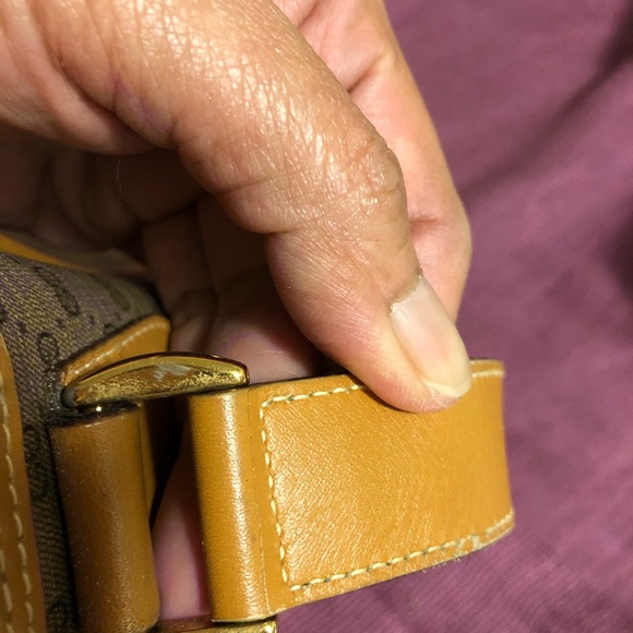 Sold Authentic Gucci Vintage Sling Bag - Picture 15 of 16